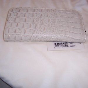 White Wallet
